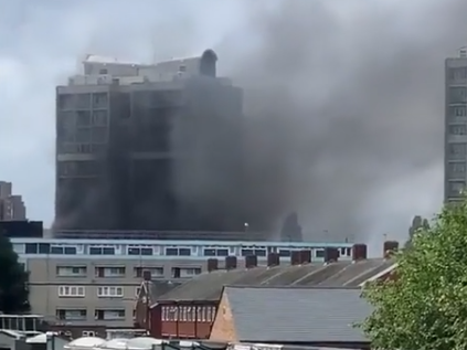You are currently viewing South London tower catches on fire
