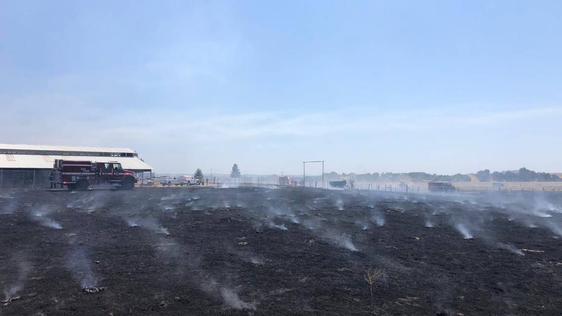 You are currently viewing Crews battling major grass fire in Sacramento County