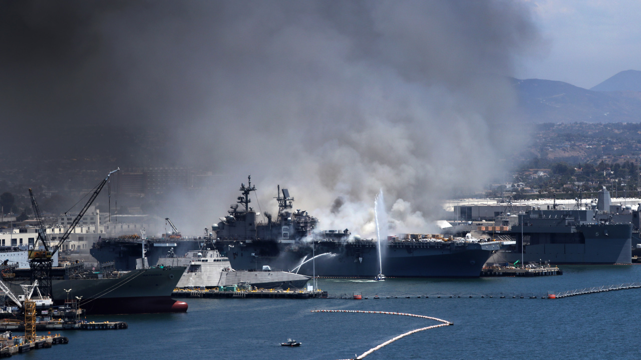 You are currently viewing Smoldering Navy ship that caught fire released toxic chemicals in San Diego air