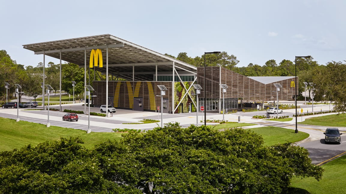 You are currently viewing New McDonalds location runs completely on its own on-site solar energy