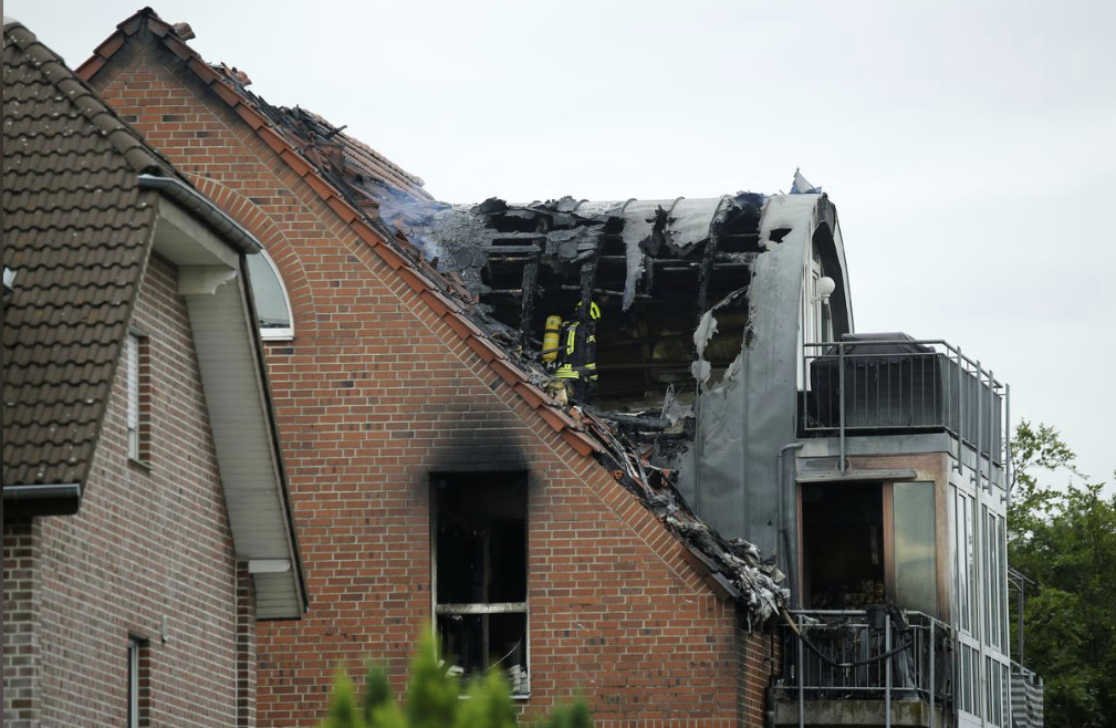You are currently viewing Aircraft crashes into residential building in Germany