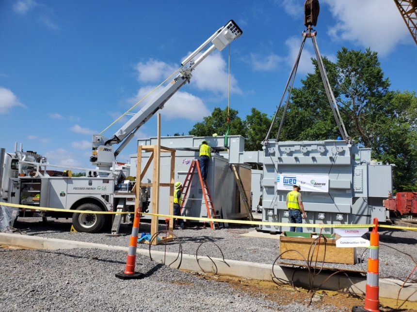 You are currently viewing Two 45- ton transformers installed at Missouri substation