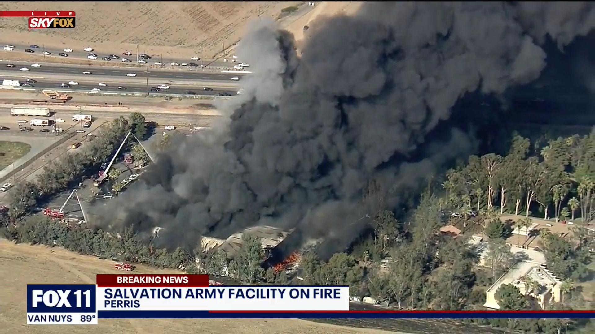 You are currently viewing Fire damages Salvation Army building before spreading into fields near highway in CA