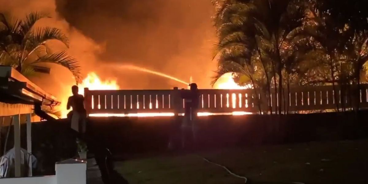 You are currently viewing Hawaii crews control fire
