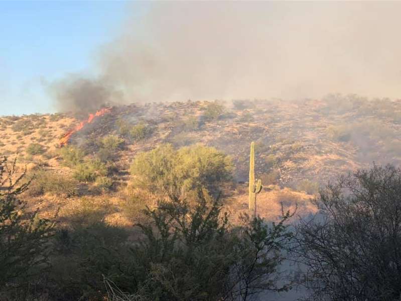 You are currently viewing Goldfield fire grows to 700 acres, forces evacuations in AZ