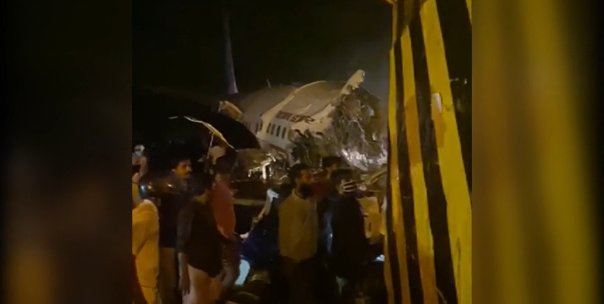 You are currently viewing BREAKING NEWS: at least 16 dead and over 100 injured when plane skids off runway and splits in half in India