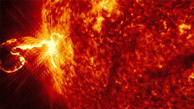 You are currently viewing Massive sunspot turning towards Earth, could affect electrical systems