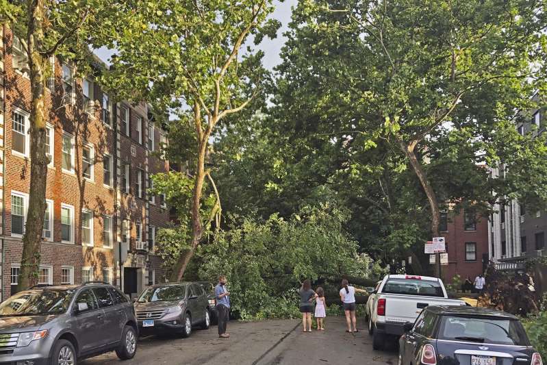 You are currently viewing One dead, 1 million without power in Mid-west after 14 hours of storms