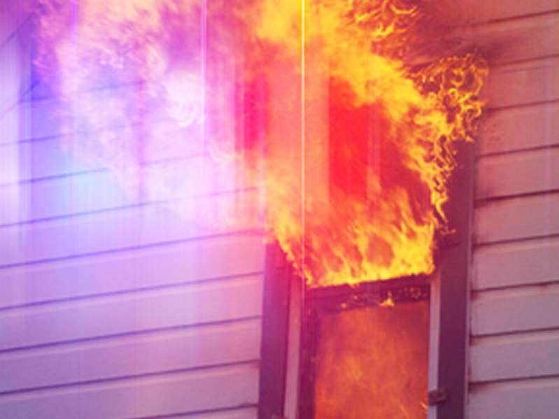 You are currently viewing One injured in overnight house fire