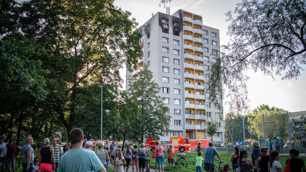 You are currently viewing 11 dead, 10 injured in Czech apartment block fire