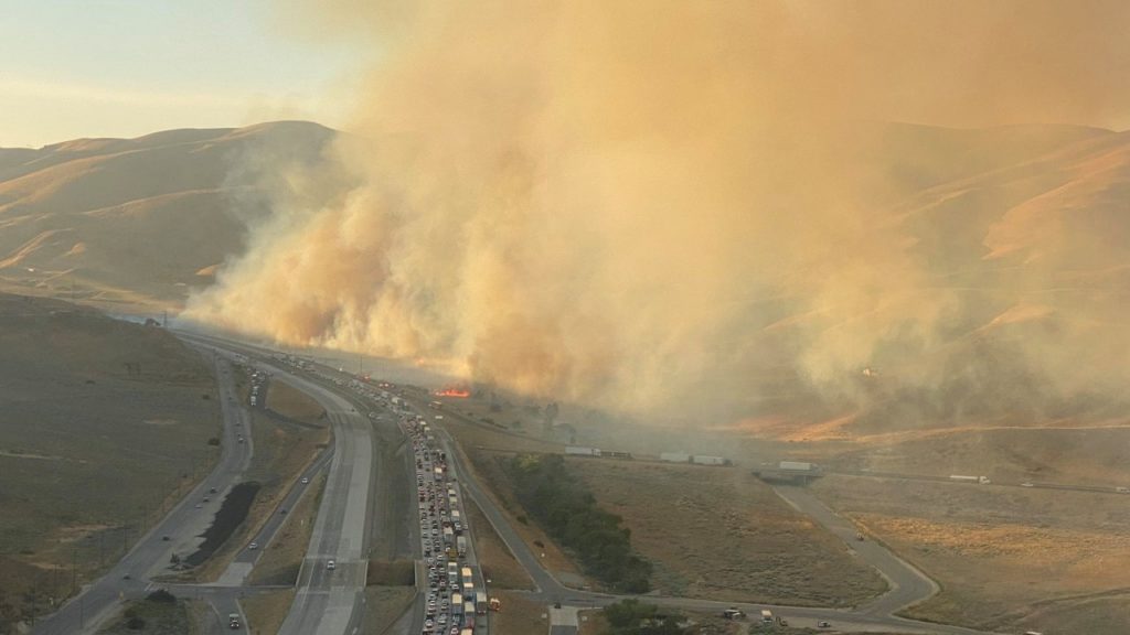 Post Fire in Gorman grows to 200 acres, shuts down highways | CIP News