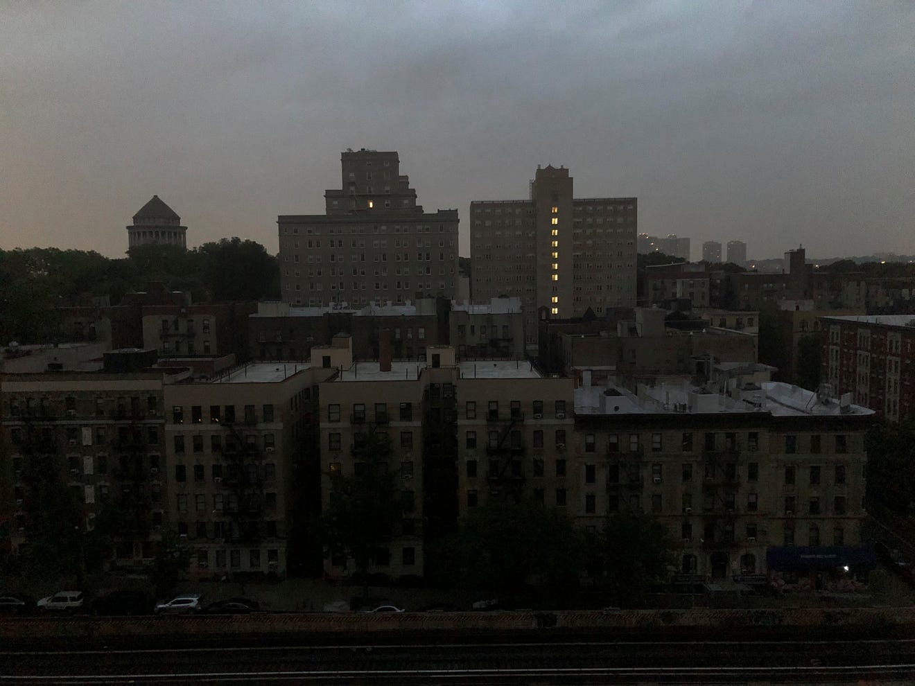 You are currently viewing New York City power outage: tens of thousands still without power after blackout