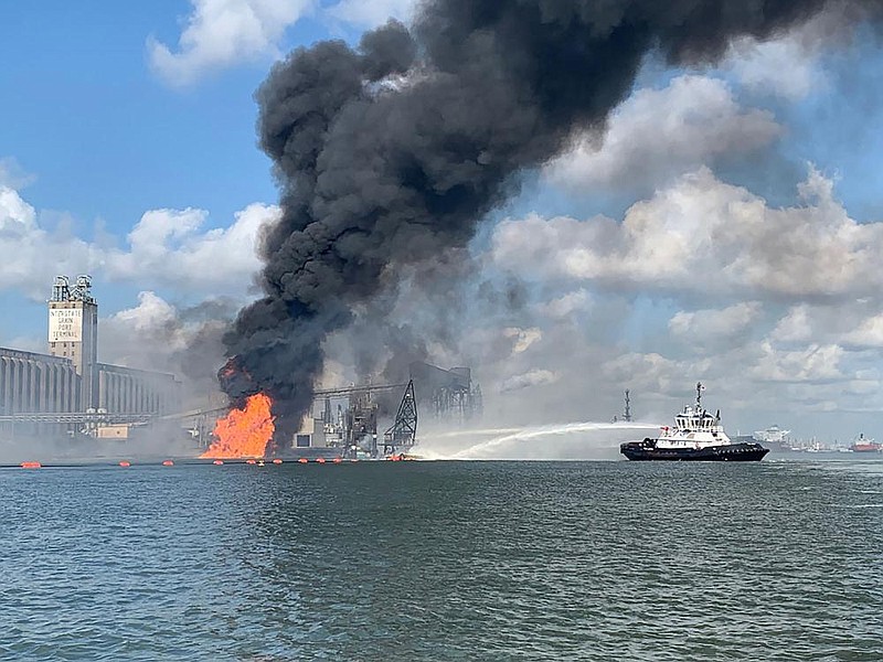You are currently viewing Four missing after fire along pipeline refinery in Texas