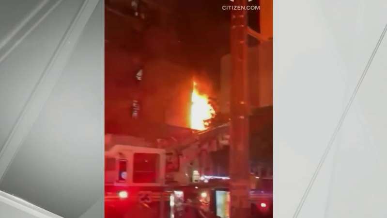 You are currently viewing Manhattan apartment fire injures seven, two firefighters