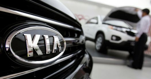 You are currently viewing Kia recalls over 500k cars due to leaks that can cause fires