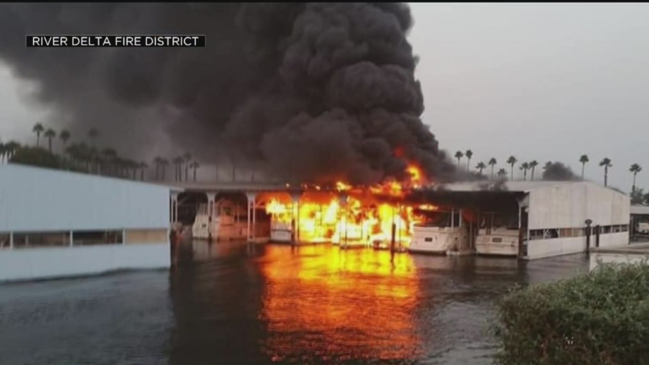 You are currently viewing Explosion leads to fire at California marina