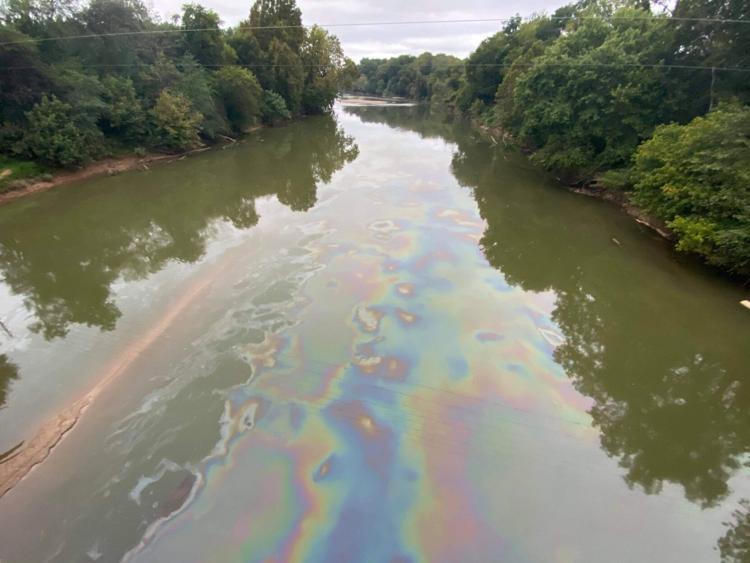 You are currently viewing Over 1,000 gallons of oil spilt into river after power plant fire