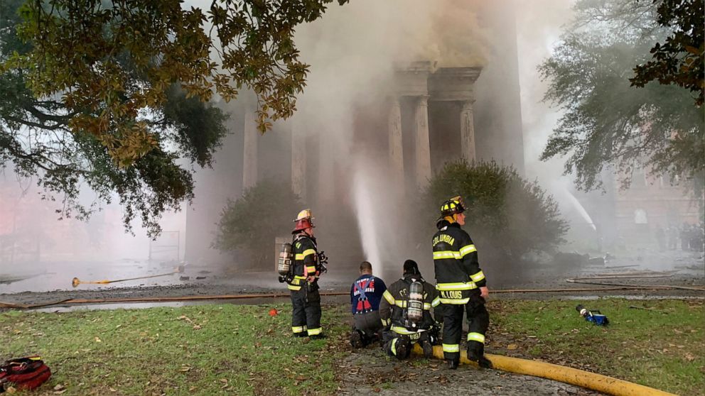 You are currently viewing Massive fire destroys historic mental hospital in South Carolina