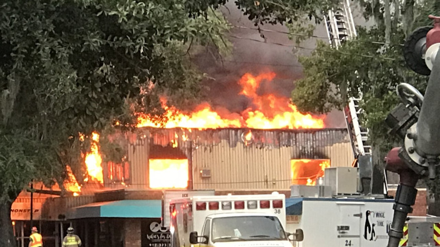 You are currently viewing Large fire damages businesses in Savannah