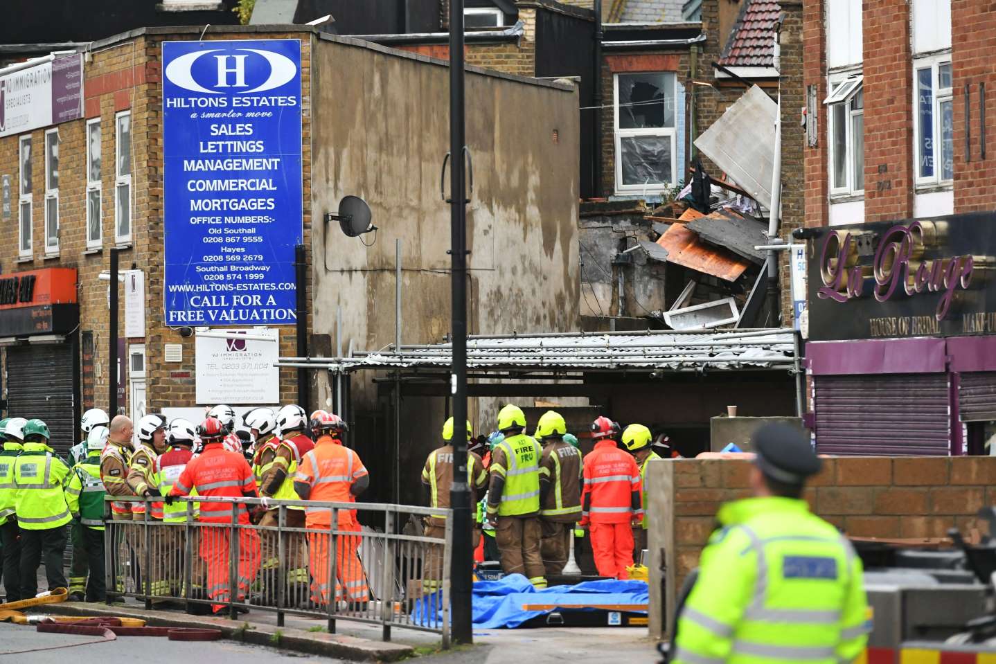 You are currently viewing Two confirmed dead after building blast, collapse in London